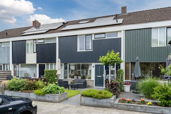 Verkocht: Prachtige en volledige gemoderniseerde tussenwoning. 